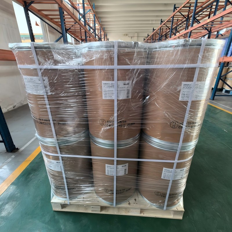 Conflitos geopolíticos provocam aumento nos preços de matérias-primas químicas, intensificando a pressão sobre os custos na cadeia produtiva de revestimentos em pó.